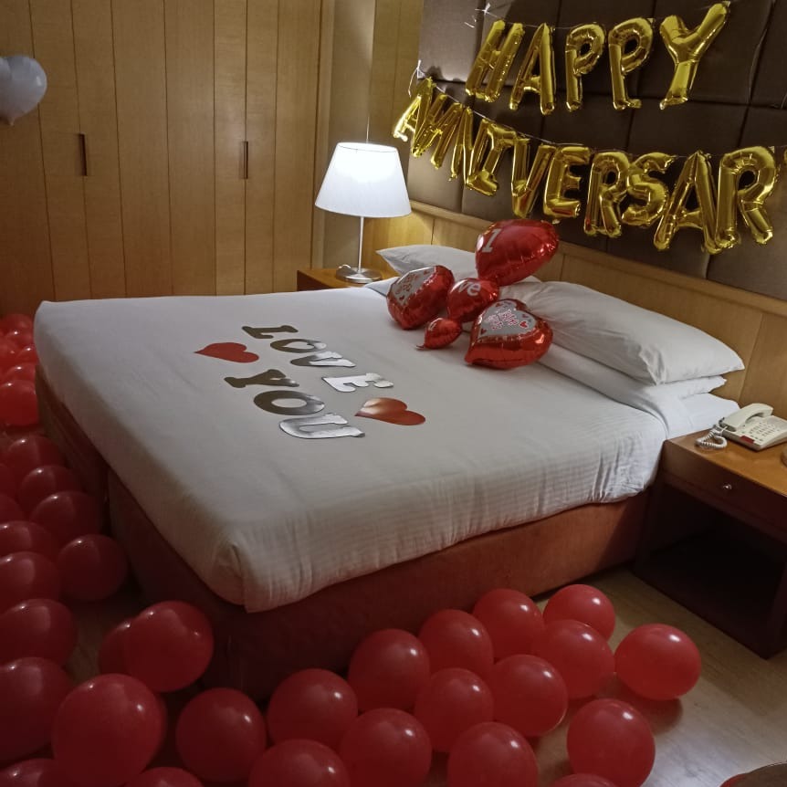 Anniversary Surprise for Couple with Romantic Stay at 5 Star Hotel in Hyderabad